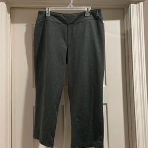 Lands’ End Sport cropped knit pants Large